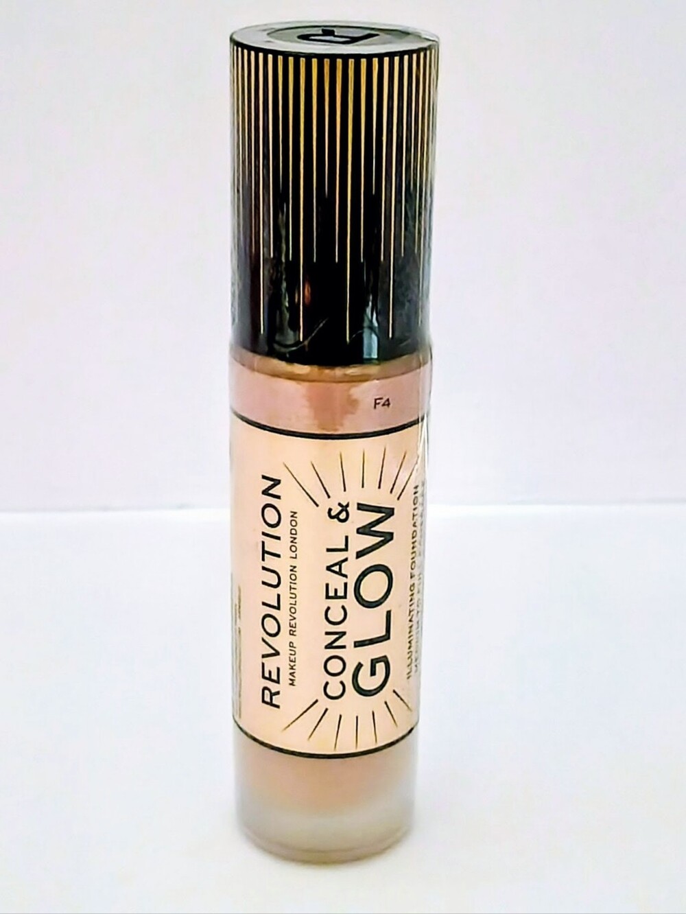 Makeup Revolution Conceal & Glow Illuminating Foundation F4 Full Size New